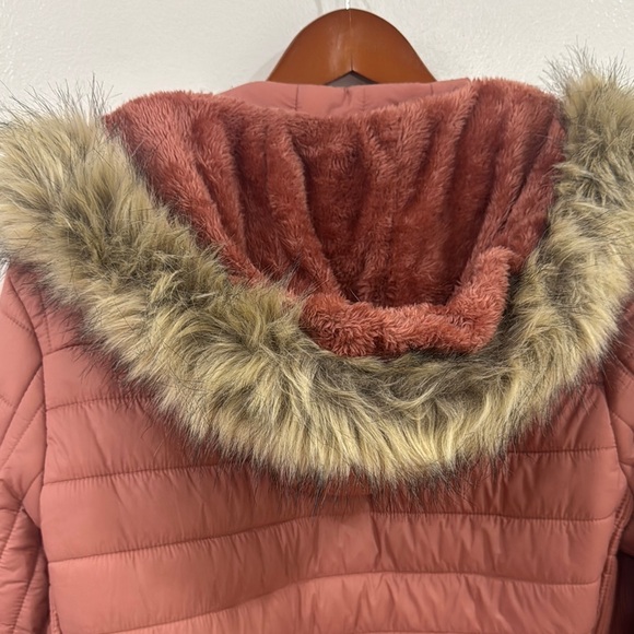 Women's Quilted Jacket with Faux Fur Hood - Rust - Picture 6 of 9